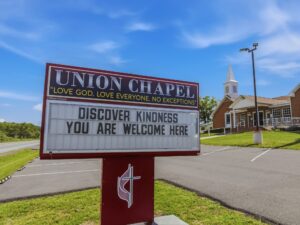 Union Chapel sign: Discover Kindness